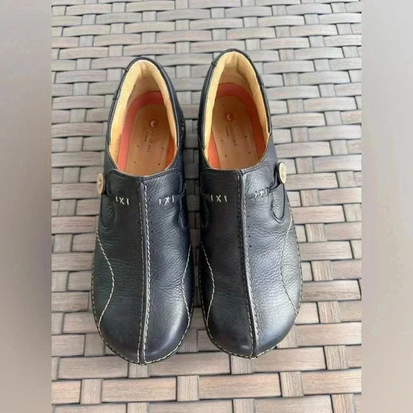 Clarks Unstructured Un Loop Black Leather Women’s Size 9.5‎ Rubber Sole - Picture 2 of 7